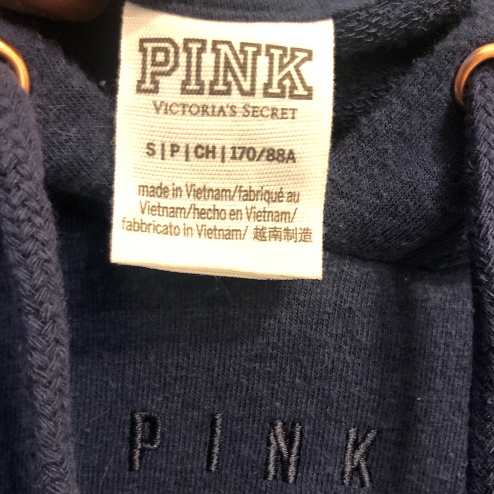 PINK Victoria’s Secret Cropped Hoodie with slit in Back. Size: Small - Picture 4 of 5